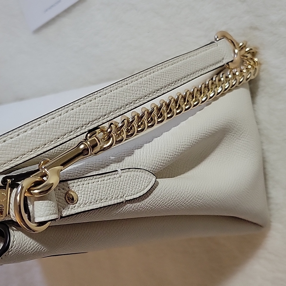 🌸HOST PICK🌸COACH MINI - LILLIE CARYALL BAG - Picture 12 of 16